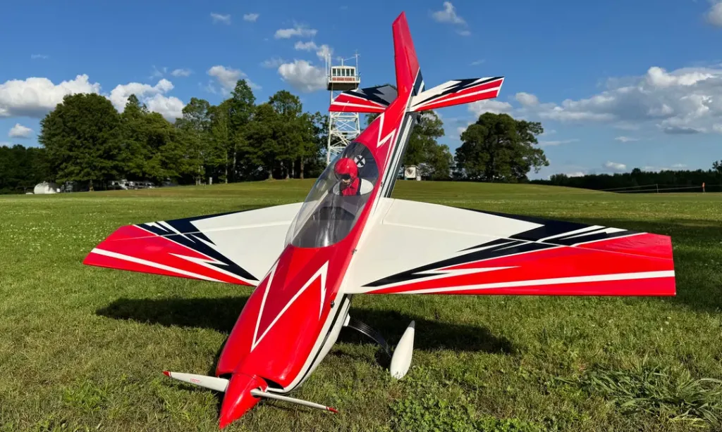 EF - 105" Extra 300 - Red/White