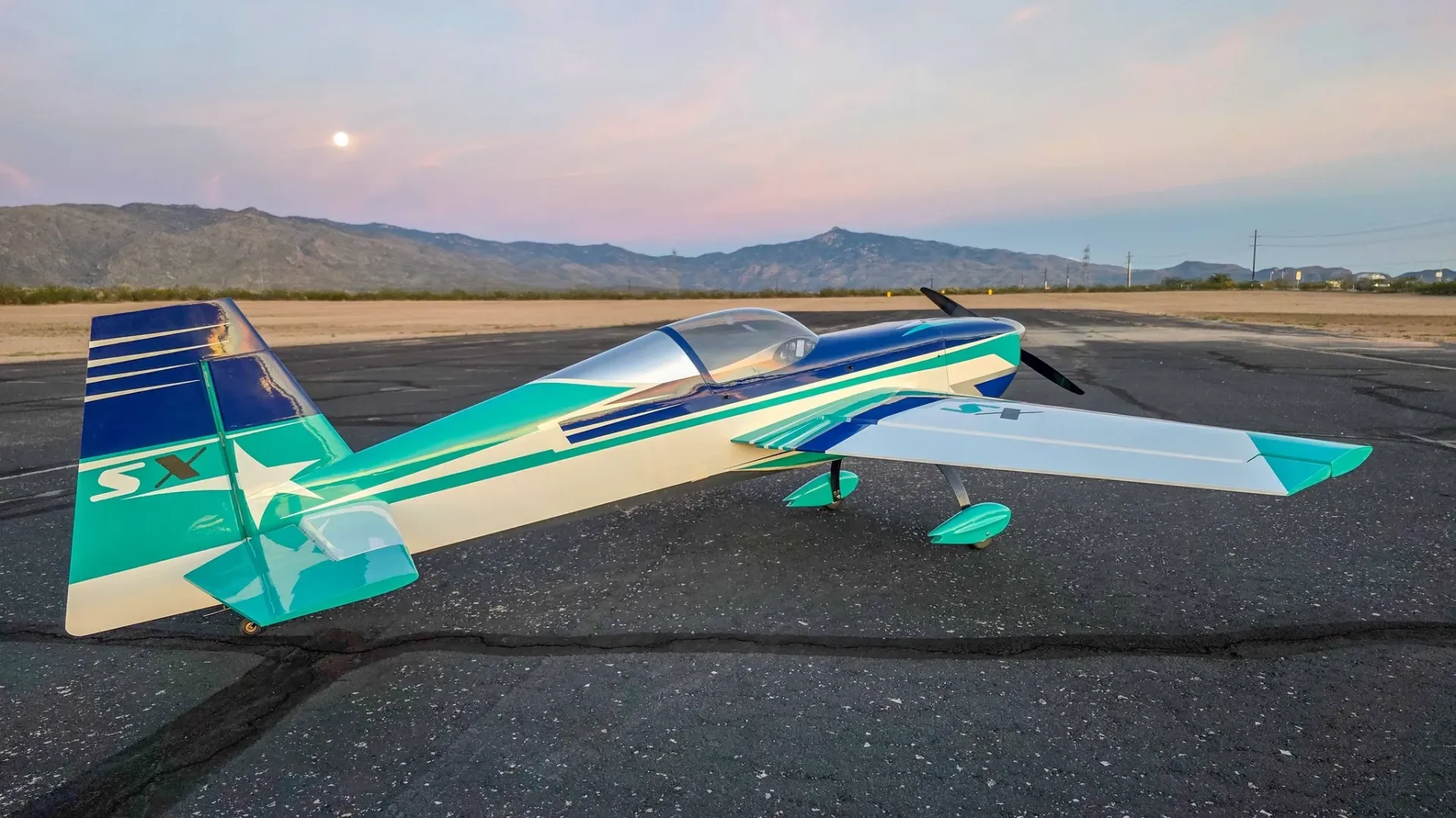 AJ Aircraft Extra SX 330